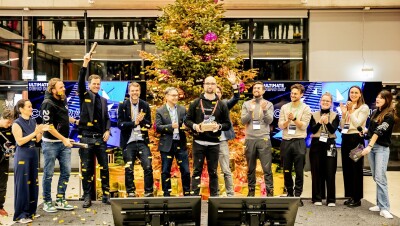 Launch Event Tech Alliance: Abschluss des Tech Alliance Launch Tages in Kooperation mit UnternehmerTUM und dem Ultimate Demo Day, zu sehen sind Teilnehmende und Gewinner, Vertreter von UnternehmerTUM und AWS, sowie Speaker Oliver Bierhoff und ESA-Astronautin Nicola Winter