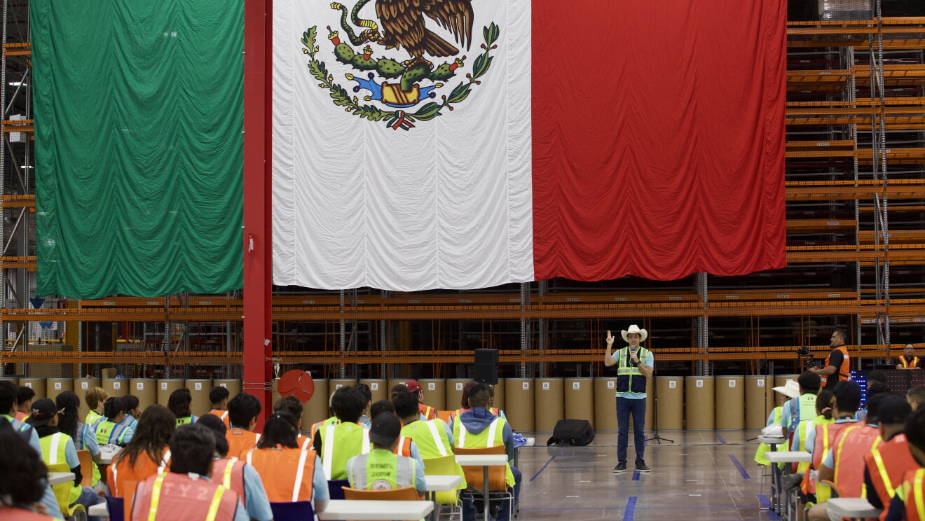 Inauguración del centro logístico MTY2.