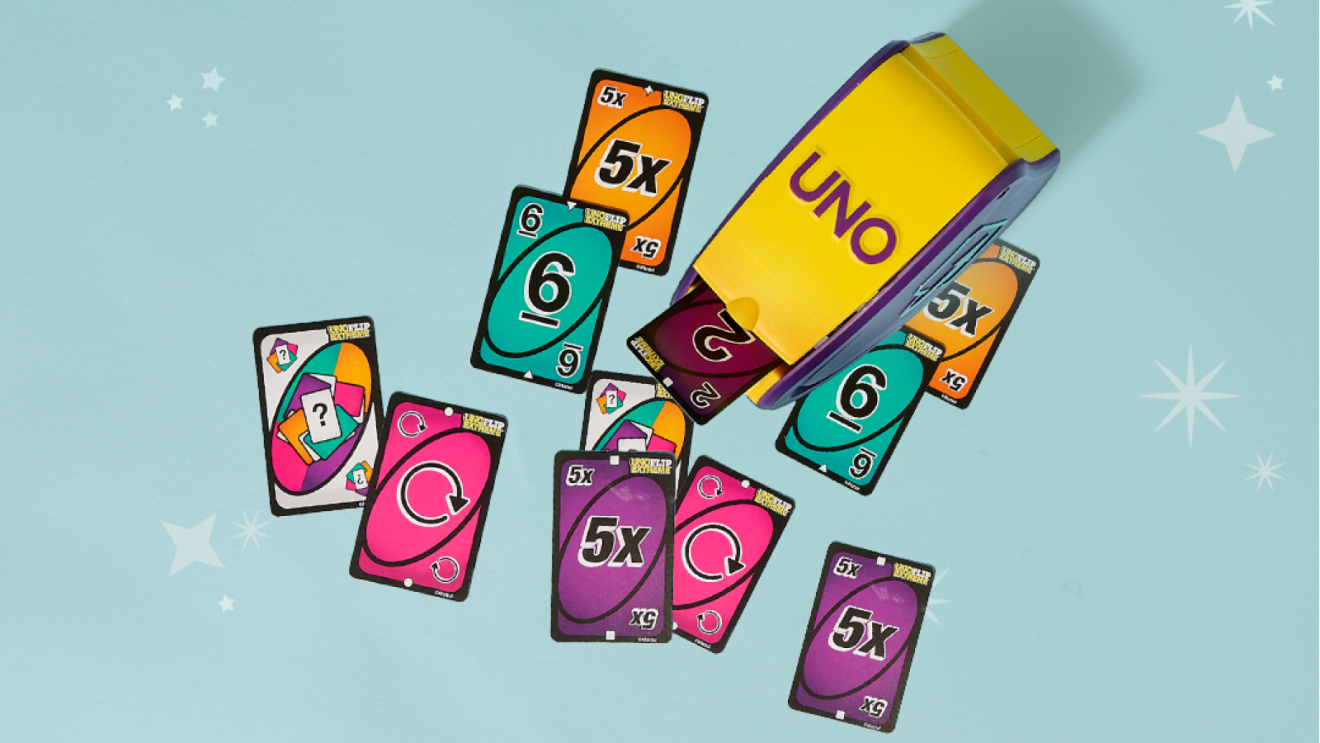 Jeu de cartes UNO sur fond bleu