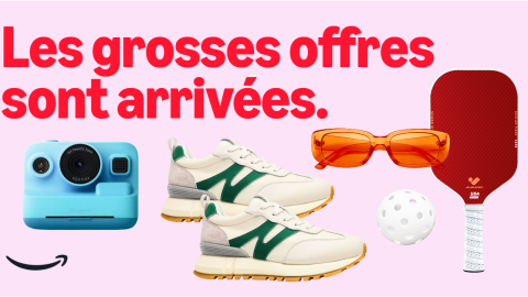 Appareil photo, chaussures, lunettes de soleil, balle de pickleball et raquette