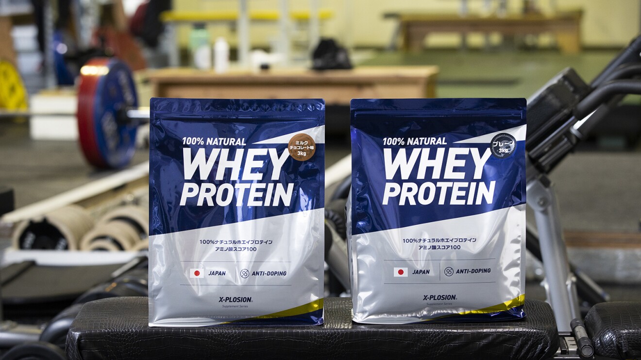 ミルクチョコレート味とプレーン味のパッケージ