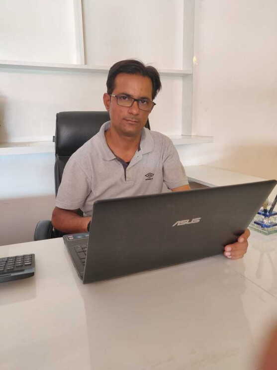 Sunil the delivery service partner at his centre