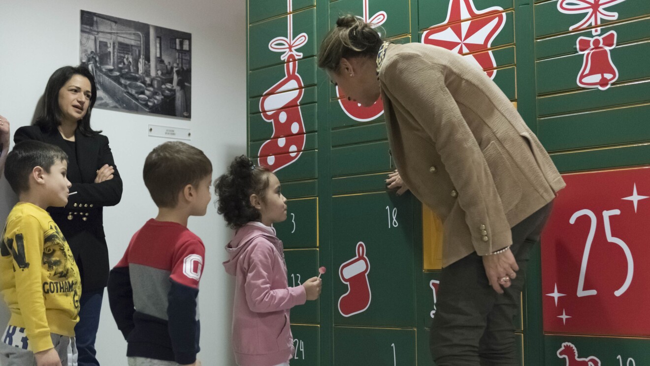 L'Amazon Locker che funge da Calendario dell'Avvento nell'Ospedale San Bortolo di Vicenza