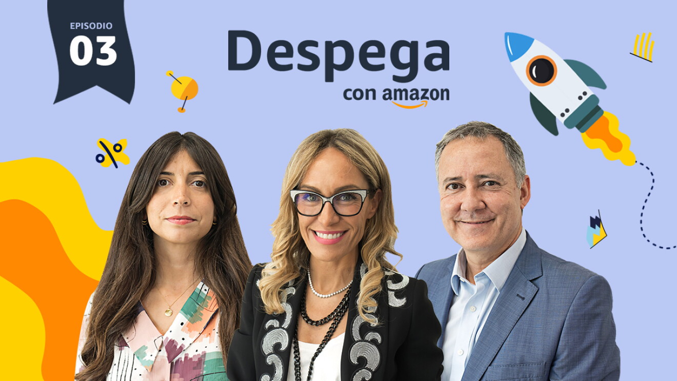Poster del podcast Despega. En un fondo morado claro aparece una bandera con la letras y números Episodio 03. Después dibujos de un cohete que está despegando, satélites y unas olas de color amarillo y naranja. Además en letras azules Despega con Amazon con la sonrisa debajo de la palabras Amazon. De izquierda a derecha, Amanda Machado, CEO de Andrés Machaddo con una camisa  estampada con puntos y cuadrados dibujados y pinceladas de colors como morado, verde, rosa o naranja. Tiene el pelo largo castaño y el plano es por el pech y no se le ve el final del pelo. En el medio la presentadora Luján Argüelles con una gafas de color negro y blanco, dos collares de perlas, uno de perlas blancas y el orto de perlas negras. Una americana de color negro con una sanefa de color plateado y un jersei de punto blanco debajo.   A la derecha, José Antonio Bretones con una traje azul y una camisa azul muy clarito. Tiene el pelo corto y muy blanco. 