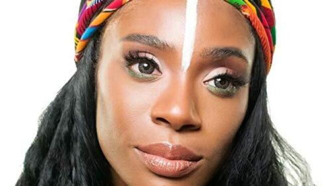 由Cloth & Cord手工制作的非洲风格的发饰。