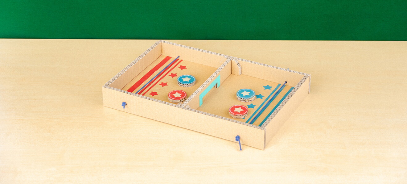 おうち時間に楽しもう。子どもと一緒に簡単ダンボール工作【ホッケーゲーム編】