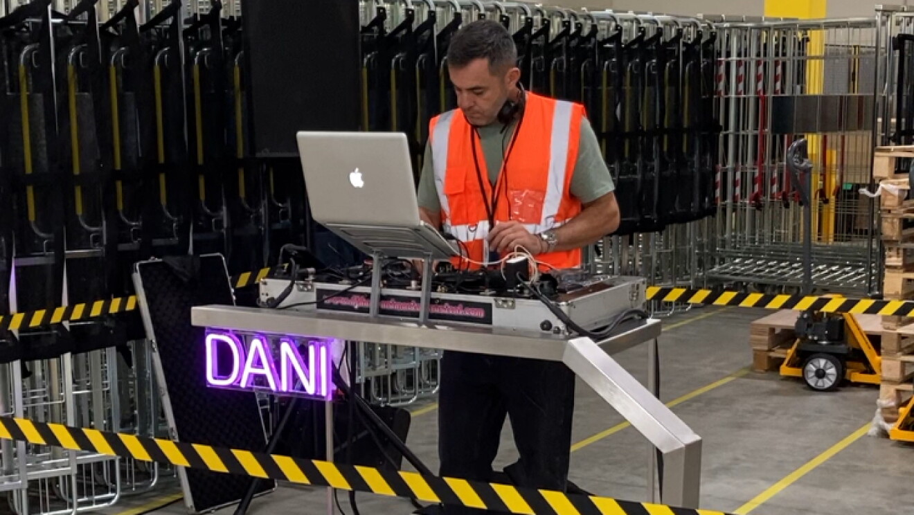 Primer día de la estación logística de Amazon en Cambre (A Coruña)