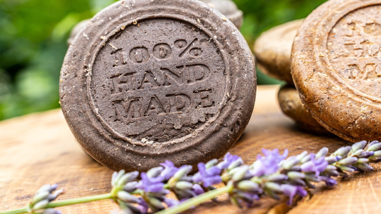 pic3.jfifhand-made-spain-lip-balm
