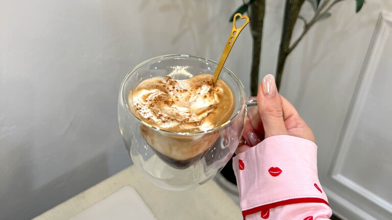 An image of a Valentine’s Day product available on Amazon recommended by lifestyle influencer Ashlan Sorenson.