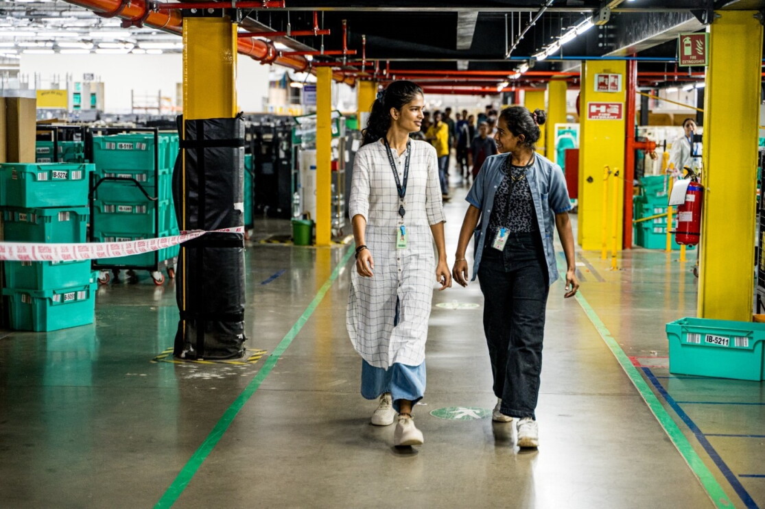 Inside one of Amazon's Largest Fulfillment Center in India