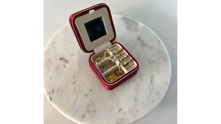 An image of a Valentine’s Day product available on Amazon recommended by lifestyle influencer Ashlan Sorenson.