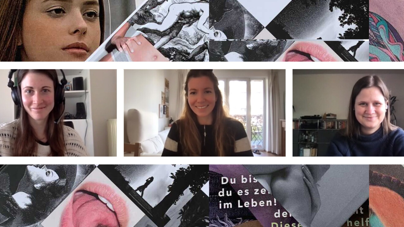 Drei Frauen mit dunklen Haaren sitzen an ihren Schreibtischen und lächeln in die Kamera. 