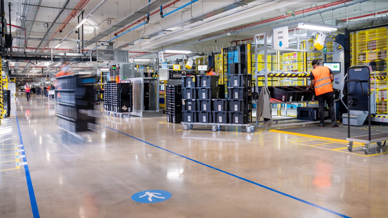 Photos of Amazon France Fulfillment Center associates