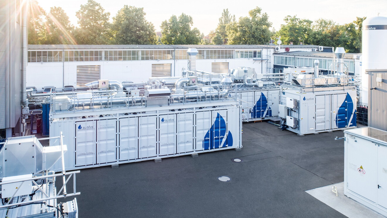 Images of Amazon Sunfire hydrogen energy equipment