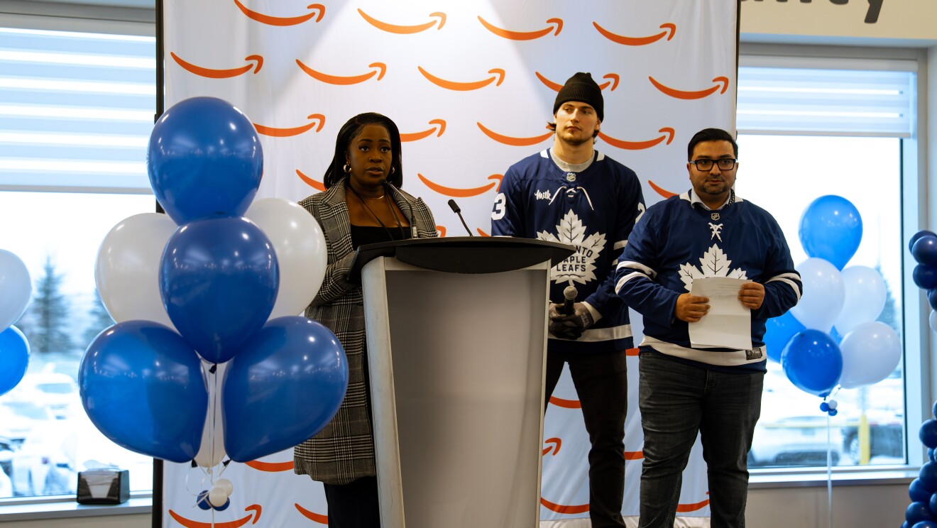 Toronto Maple Leafs hockey player packing boxes 