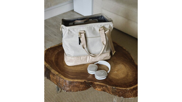 An image of a Valentine’s Day product available on Amazon recommended by lifestyle influencer Ashlan Sorenson.