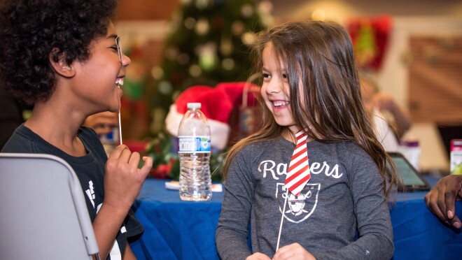 传递微笑——纽瓦克,加利福尼亚