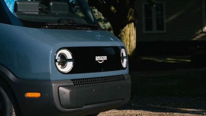 Amazon、初のカスタム電気配送車を公開