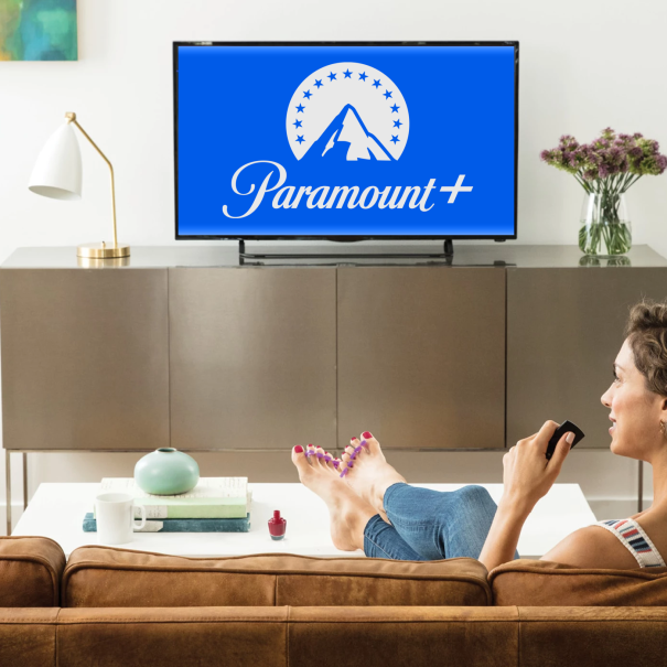 Ein Fernsehbildschirm mit dem Logo von Paramount+