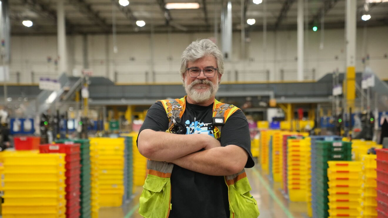 How Amazon fulfillment centers transform local economies