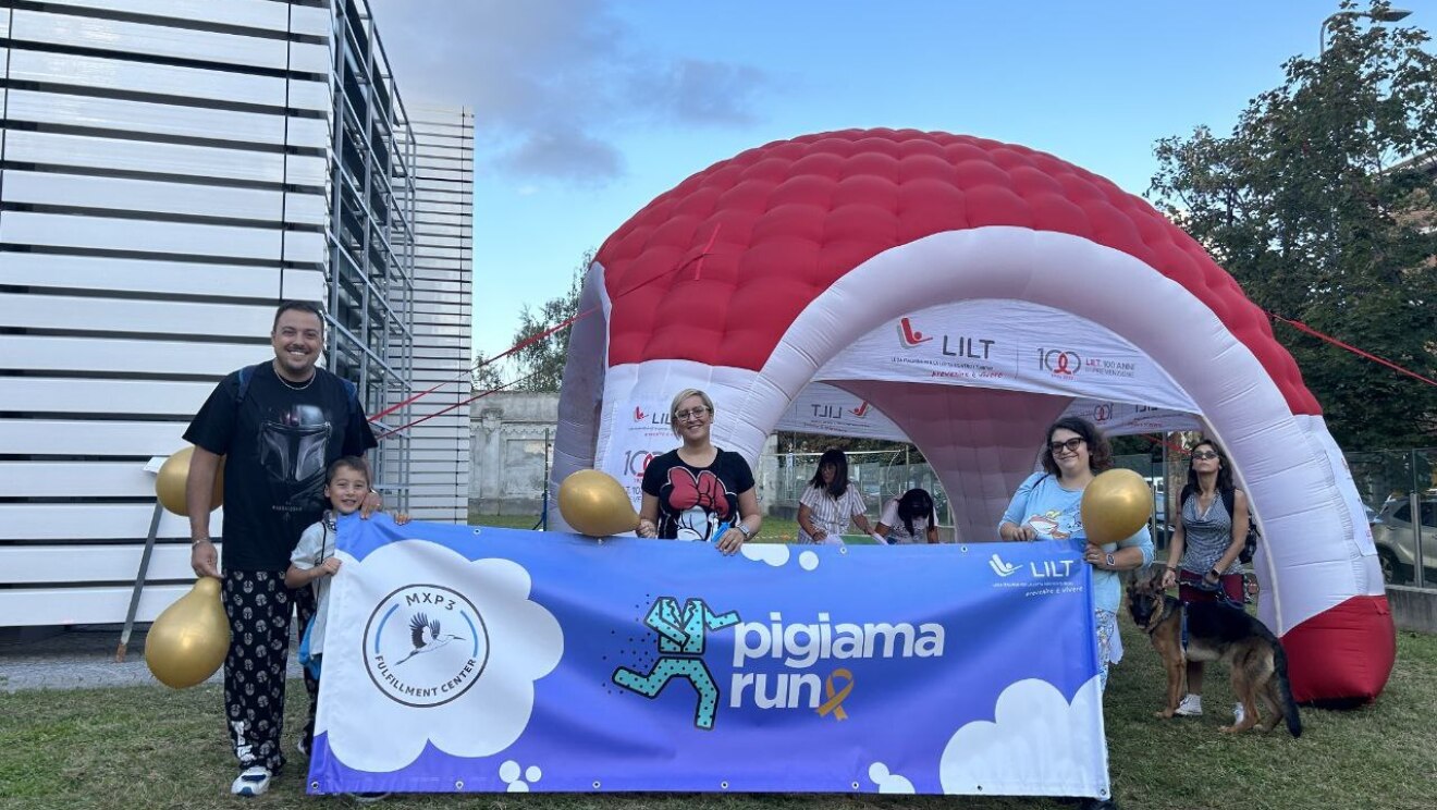 amazon employees doing the Pigiama Run for Goes Gold