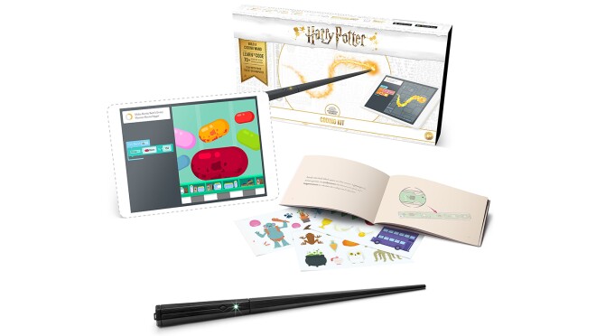 哈利陶器编码工具,指导孩子们为他们建立一个魔杖,响应动作。有魔杖,PCB codeable,按钮,电池,循序渐进的书、贴纸、海报,和自由卡诺应用。