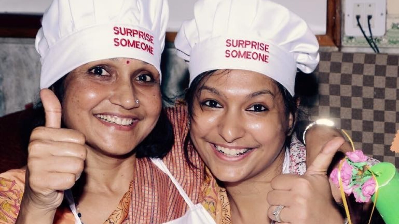 Surprise Someone mother-daughter duo