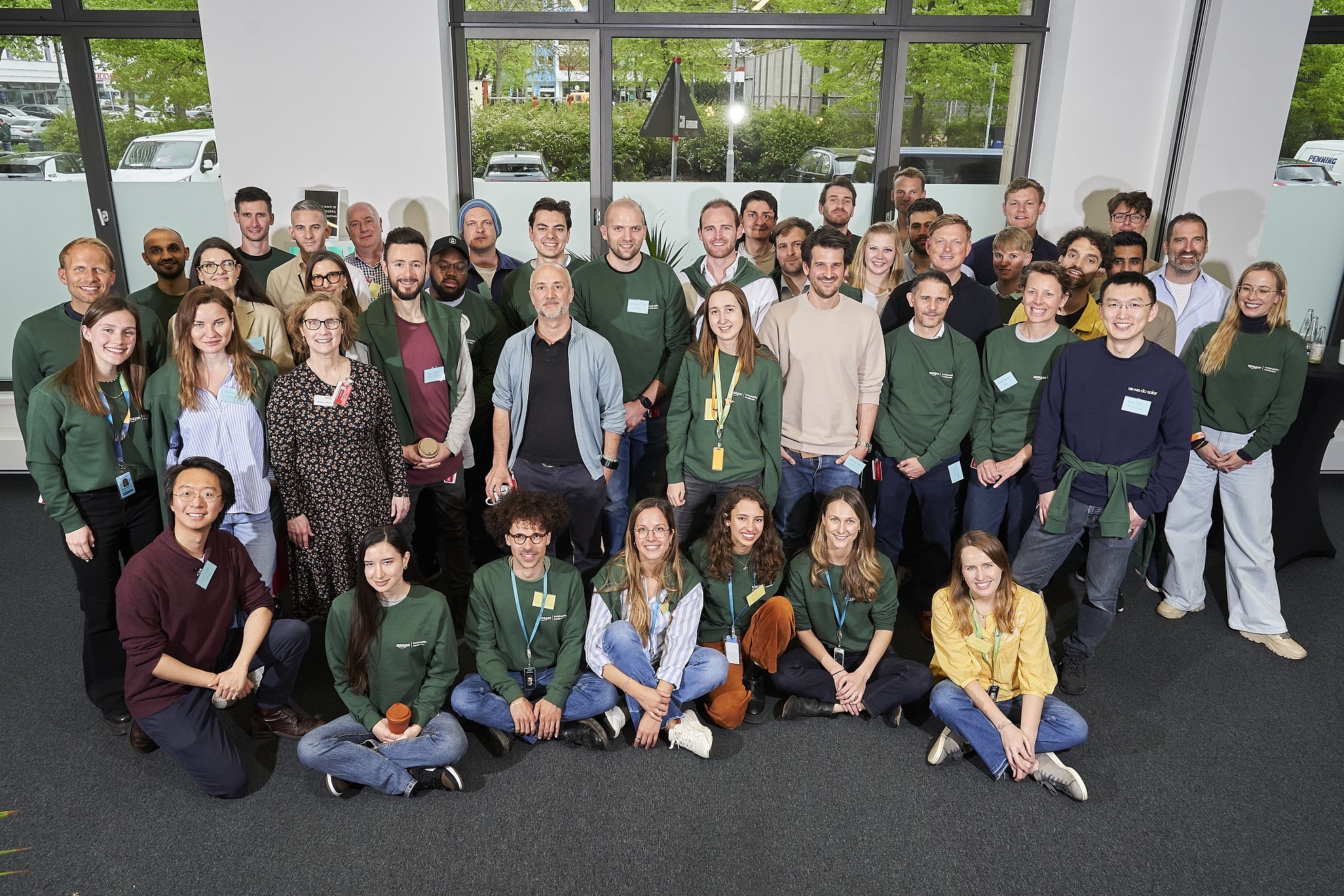 Gruppenfoto der Teilnehmer:innen des Amazon Sustainability Accelerators 2023